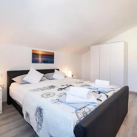 Apartment Cozy In With Wifi Bibinje
