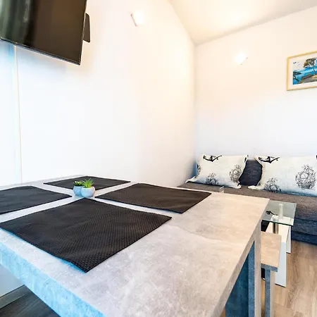 Cozy In With Wifi Apartment Bibinje