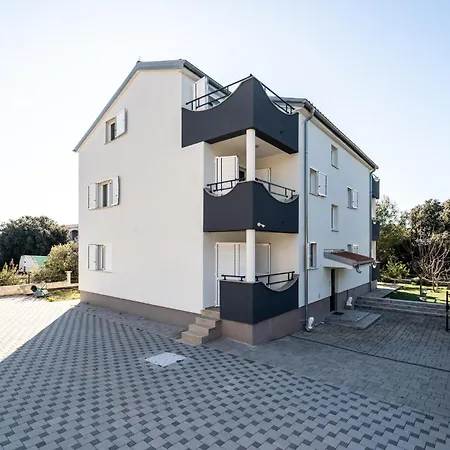 Cozy In With Wifi Apartment Bibinje